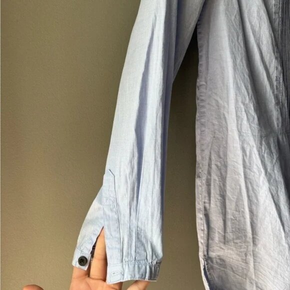 H&M, size 8, pleated blue long fitted, long sleeve button down dress shirt - Picture 3 of 8